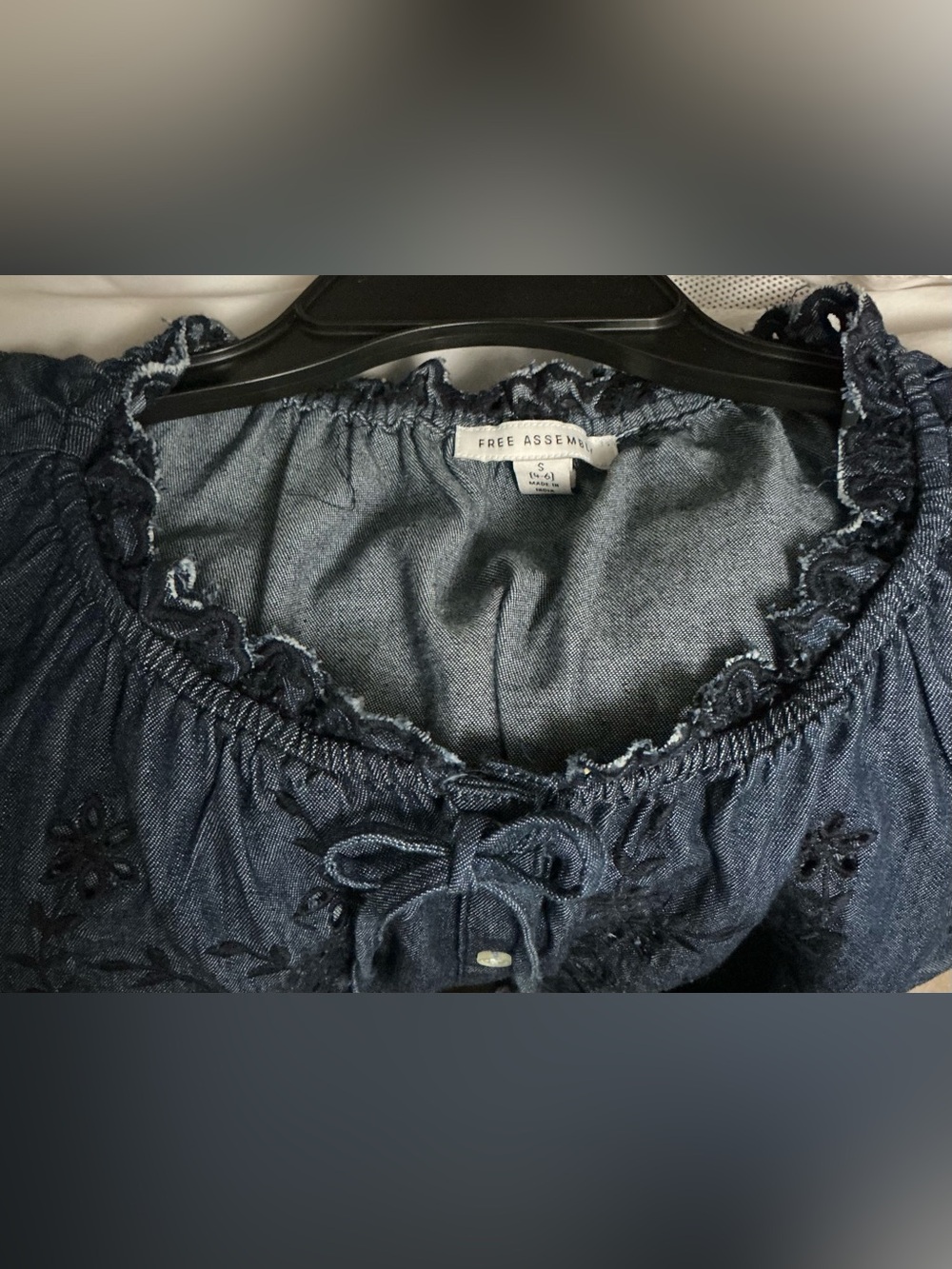 Free Assembly Embroidered Dark Wash Denim, Short Puff Sleeves Cropped Top-Small - Picture 3 of 6